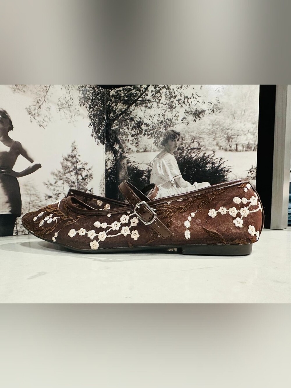 XOXO Brown Floral Embroidered Mary Jane Flats Women's Shoes Size 9